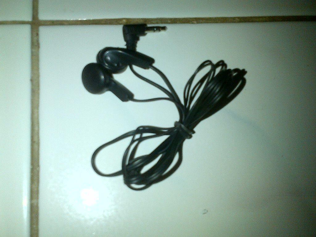 capdase blackberry onyx 2 + headset bass&headset biasa