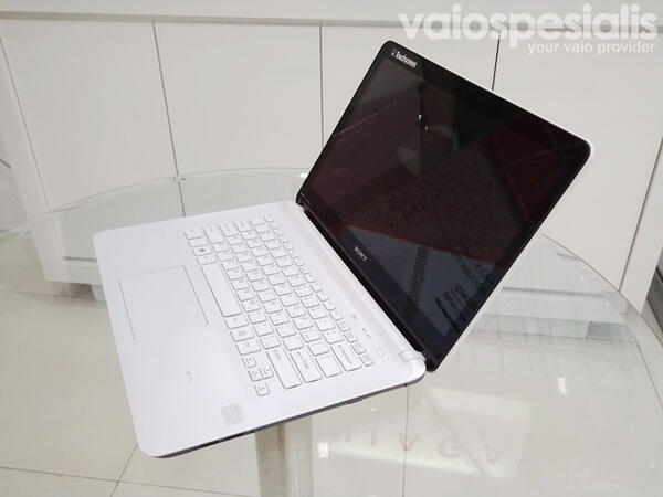 Jual Laptop Sony VAIO SVF14-212SGW (White) Harga Promo Diskopn 10%