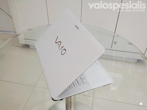 Jual Laptop Sony VAIO SVF14-212SGW (White) Harga Promo Diskopn 10%