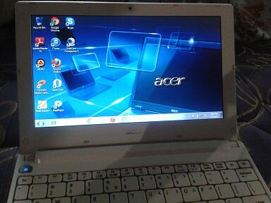 Acer Aspire One Happy Mulus + Batre Kuat 6 jam = 1.55 jt aj mau gan ?