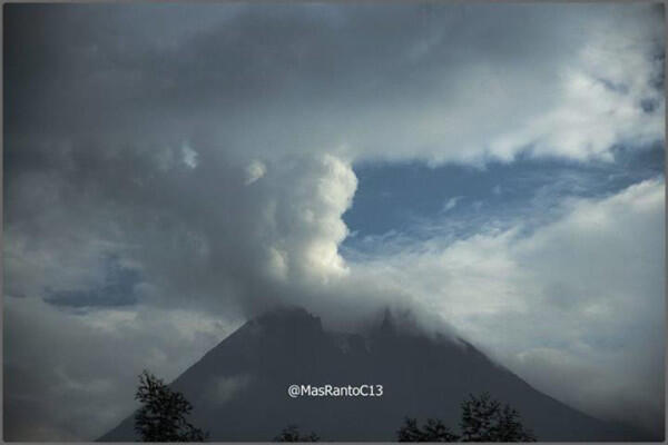 jangan lebay mbritain Merapi,, jangan bikin warga jadi panik ! 