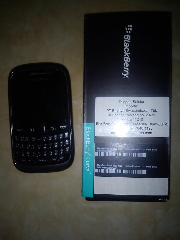 WTS Blackberry Curve 9320 aka Amstrong Kondisi sangat muluss BANDUNG