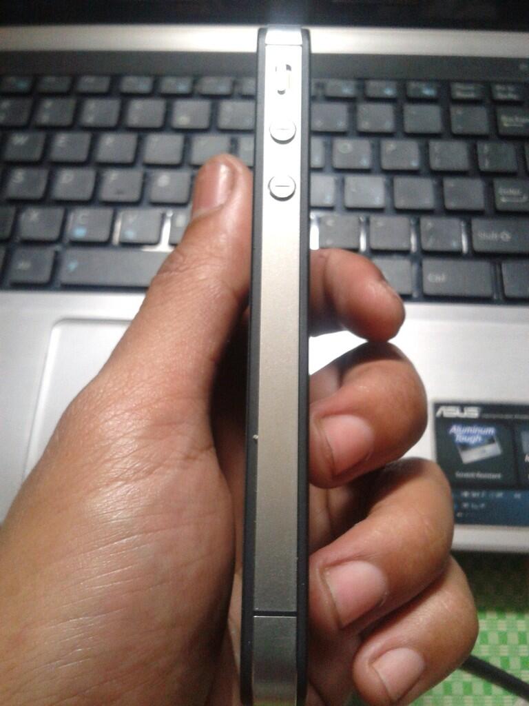 IPHONE 4S 16GB GAN MULUS BERANI SAINGAN SAMA PAHA AURA KASIH