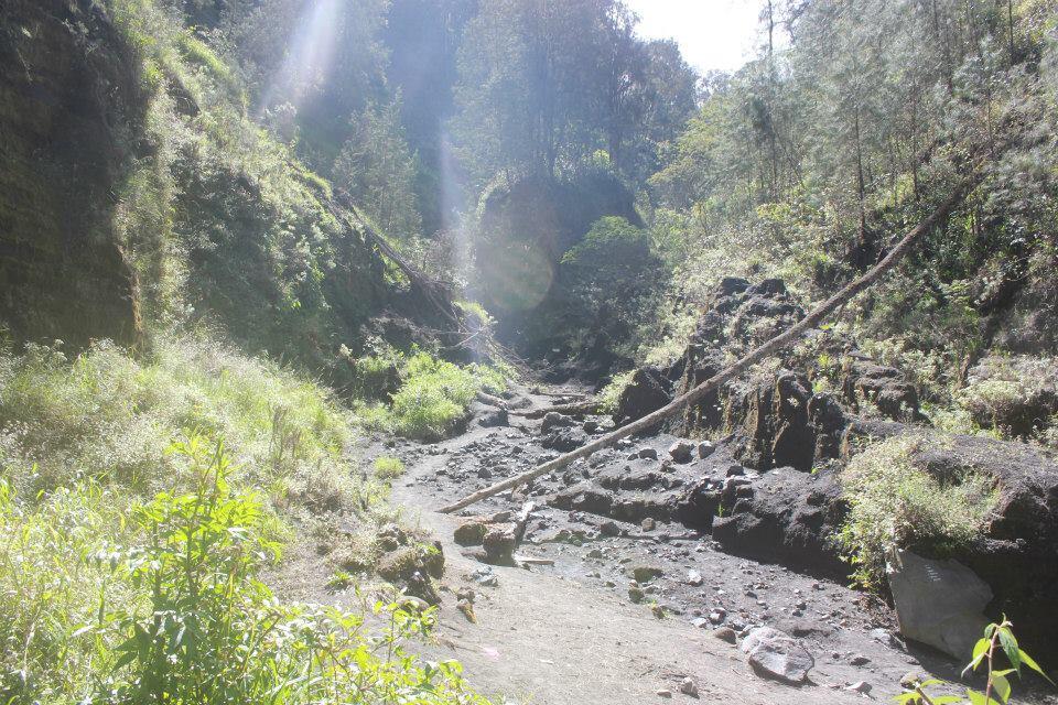 Perjalan ke Semeru + Kesurupan Warga Ranu Pani ( Makhluk Halus )