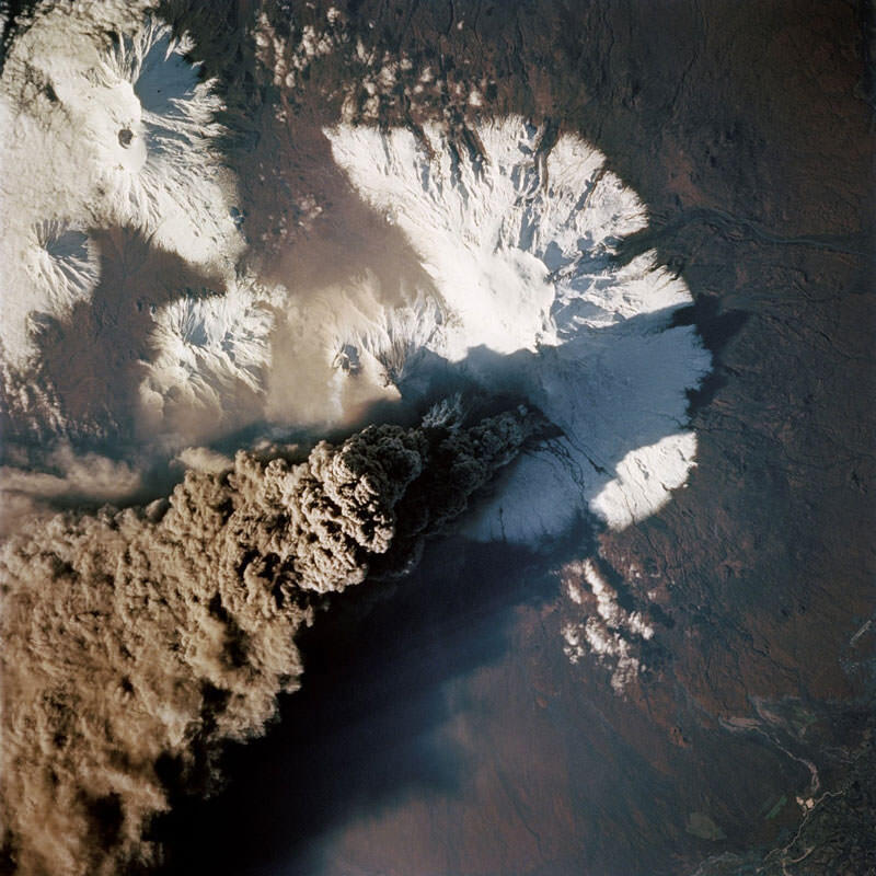 ..:: Erupsi gunung berapi dilihat dari luar angkasa ::..