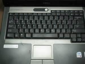 DELL LATITUDE D520 CELERON DUAL CORE RAM 1GB HDD 60GB BODY 90%