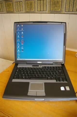 DELL LATITUDE D520 CELERON DUAL CORE RAM 1GB HDD 60GB BODY 90%