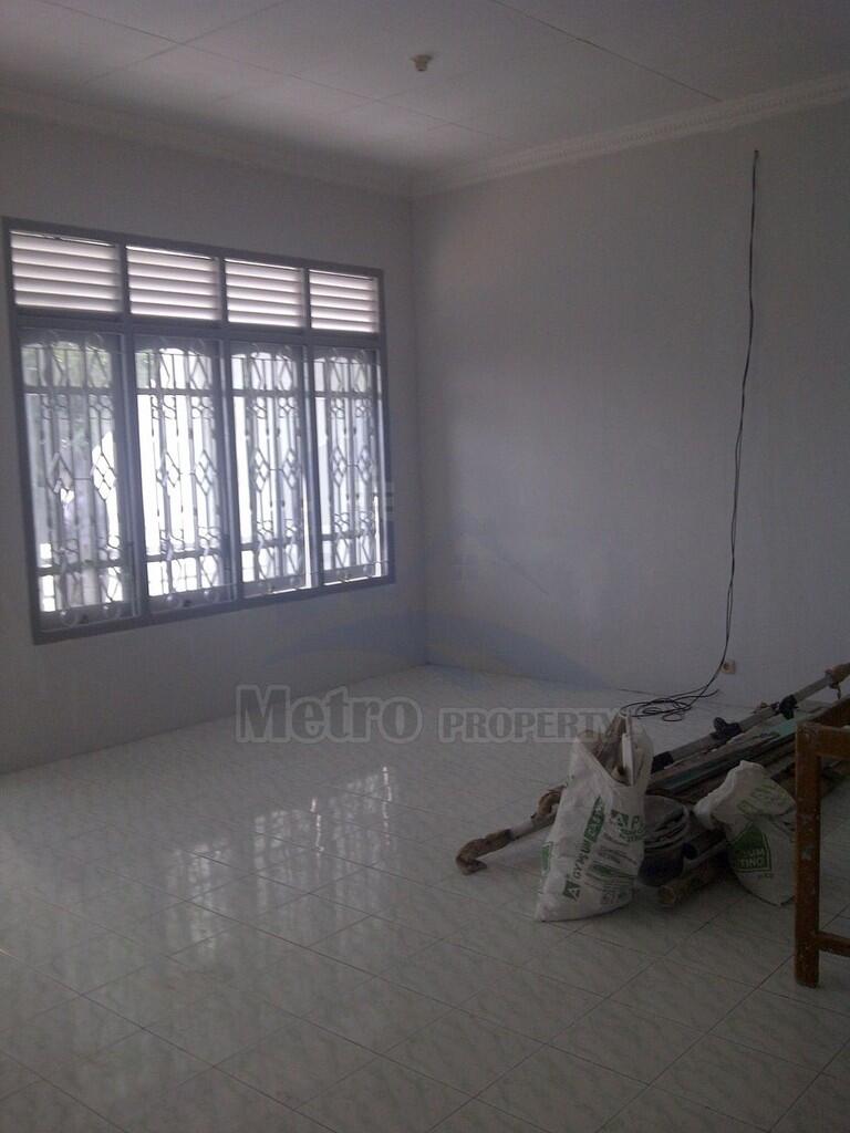 Rumah Murah 2 Lantai Strategis di Manyaran (bisa KPR)
