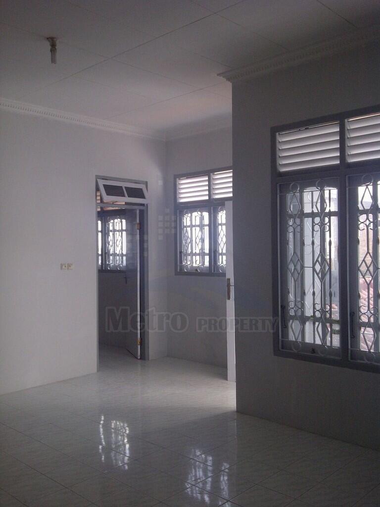 Rumah Murah 2 Lantai Strategis di Manyaran (bisa KPR)