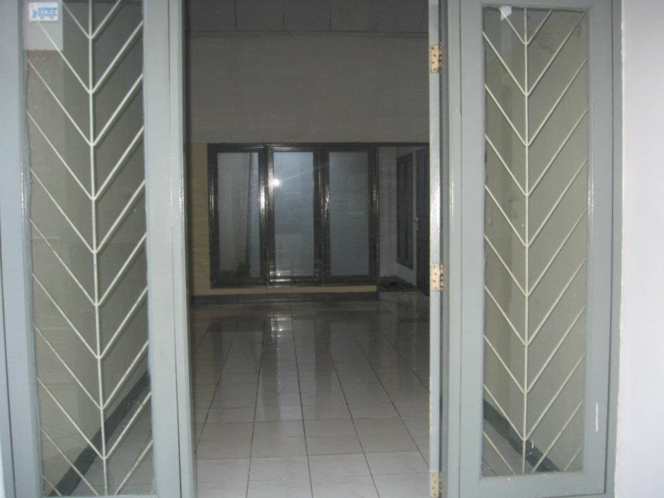 RUMAH POJOK TAMAN LAGUNA CIBUBUR TP