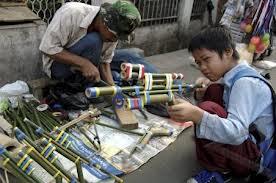 Mainan dan Makanan yang sering kalian beli saat kecil