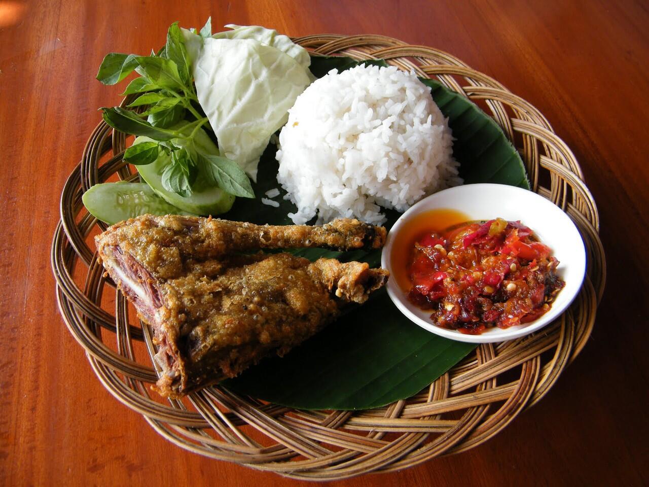 Mainan dan Makanan yang sering kalian beli saat kecil