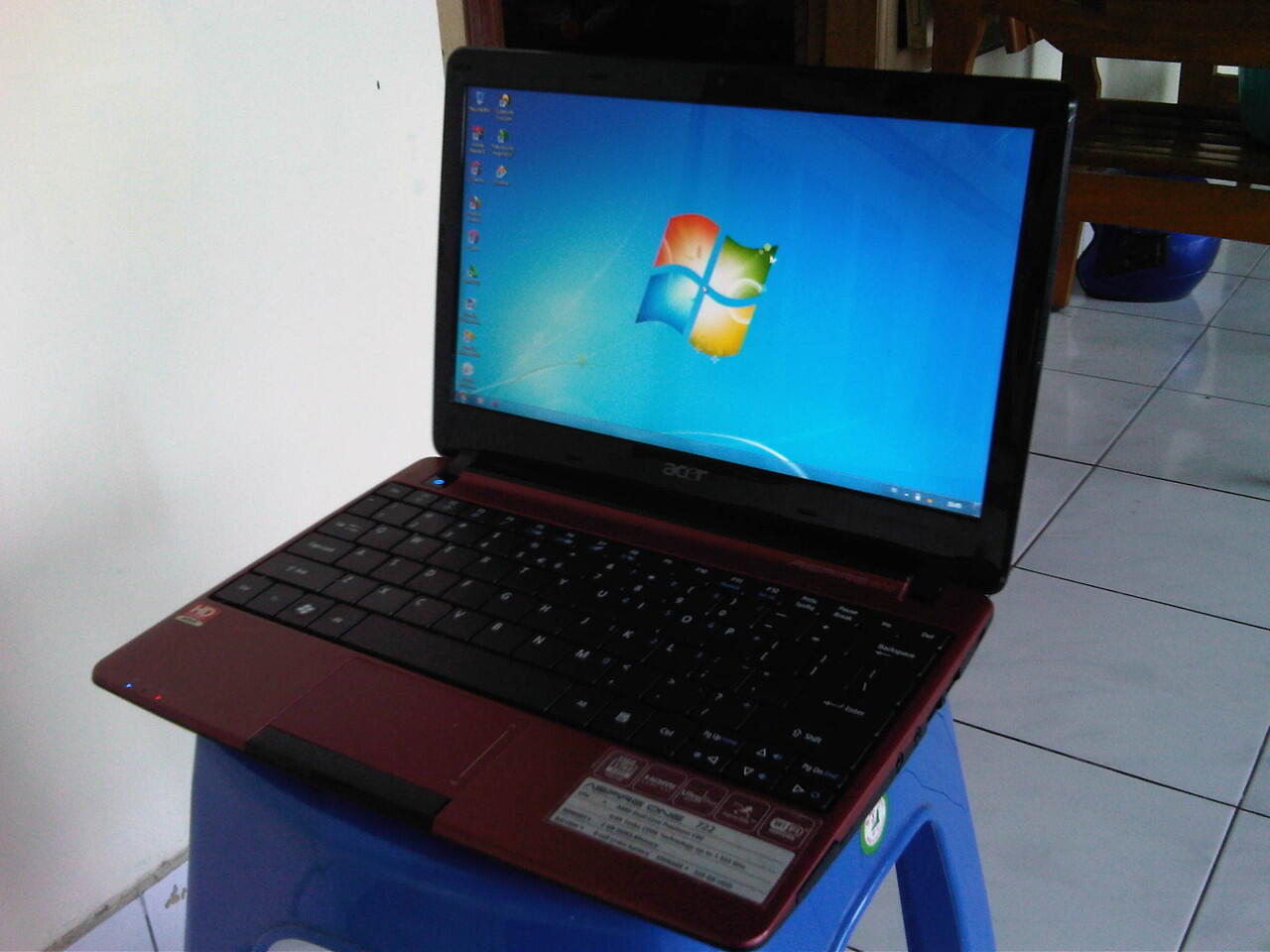 Laptop Acer AMD VGA Ati 1 GB DDR3 2 GB HDD 320 GB