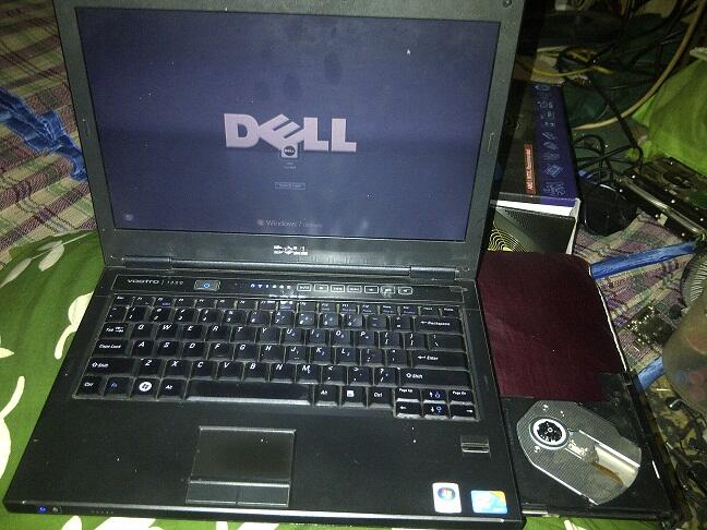 laptop DELL vostro 1320 hitam manis