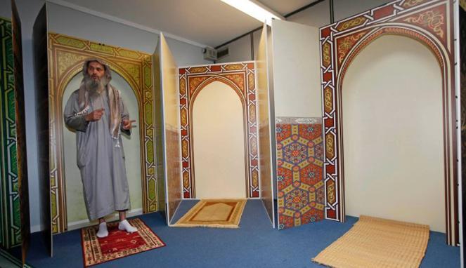 Ada Masjid POTABEL yang Bisa Dibawa Kemana-mana Gan!
