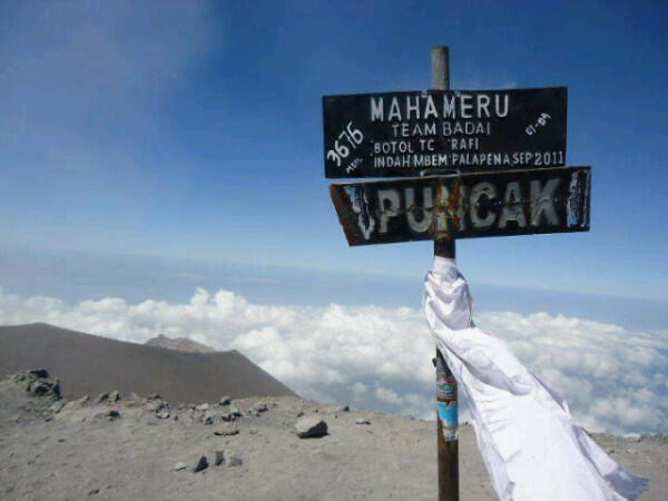 Semeru, antara SOE HOK GIE dan 5 CM