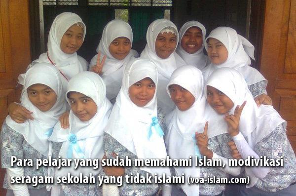 Siswi SMA di Bulan Puasa