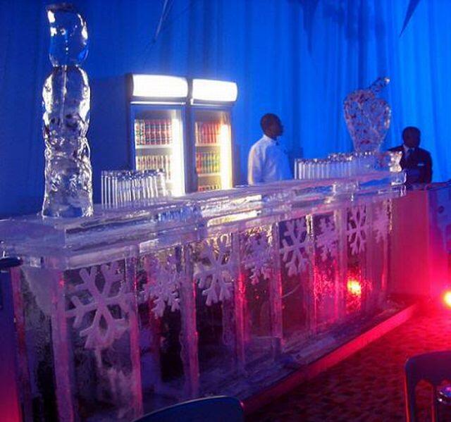 Cafe &amp; Bar Ini Terbuat Dari Es 