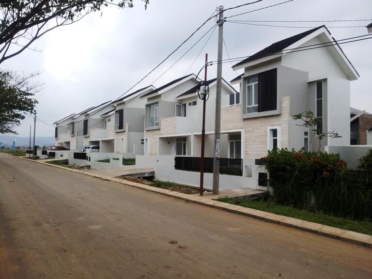 Rumah 2 Lantai type 102/240 di Kota Nuansa Alam timur Cibubur