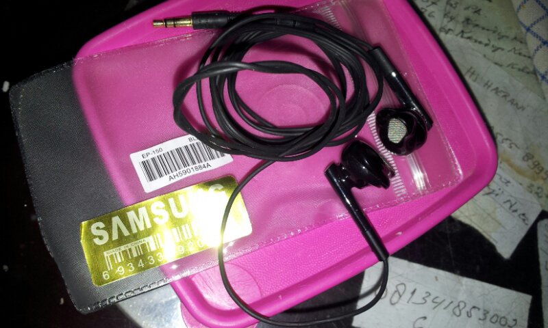 Headset aka Earphone Samsung EP-150 keong racun
