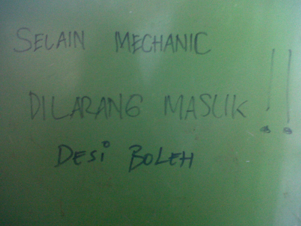 ngakak nih boss (ulah para mekanik)
