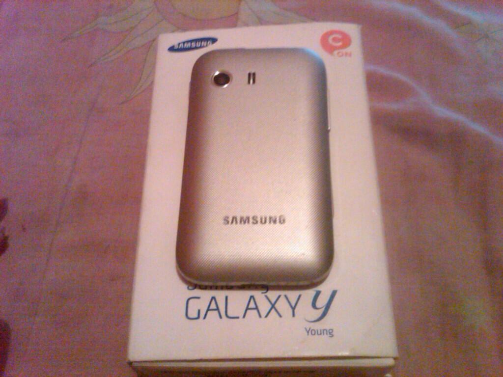 SAMSUNG GALAXY Y