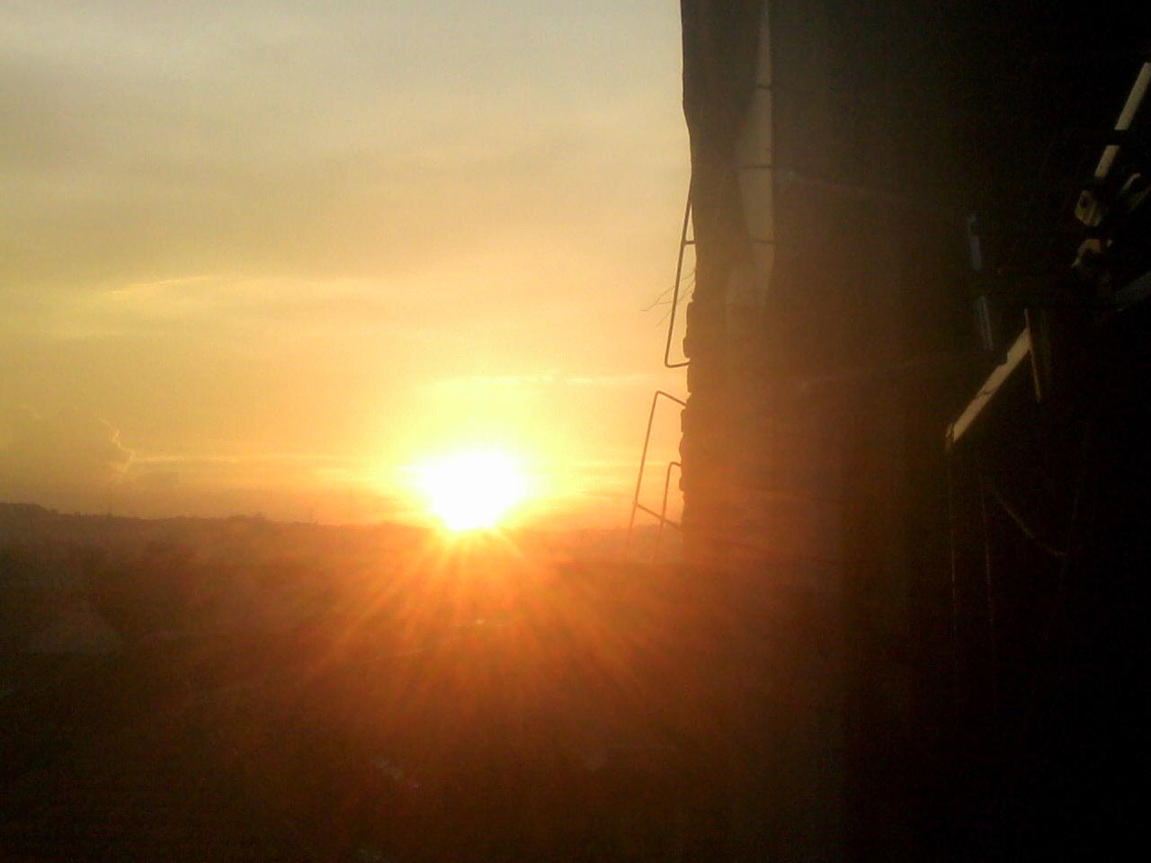 Sunset di samping Kos - kosan