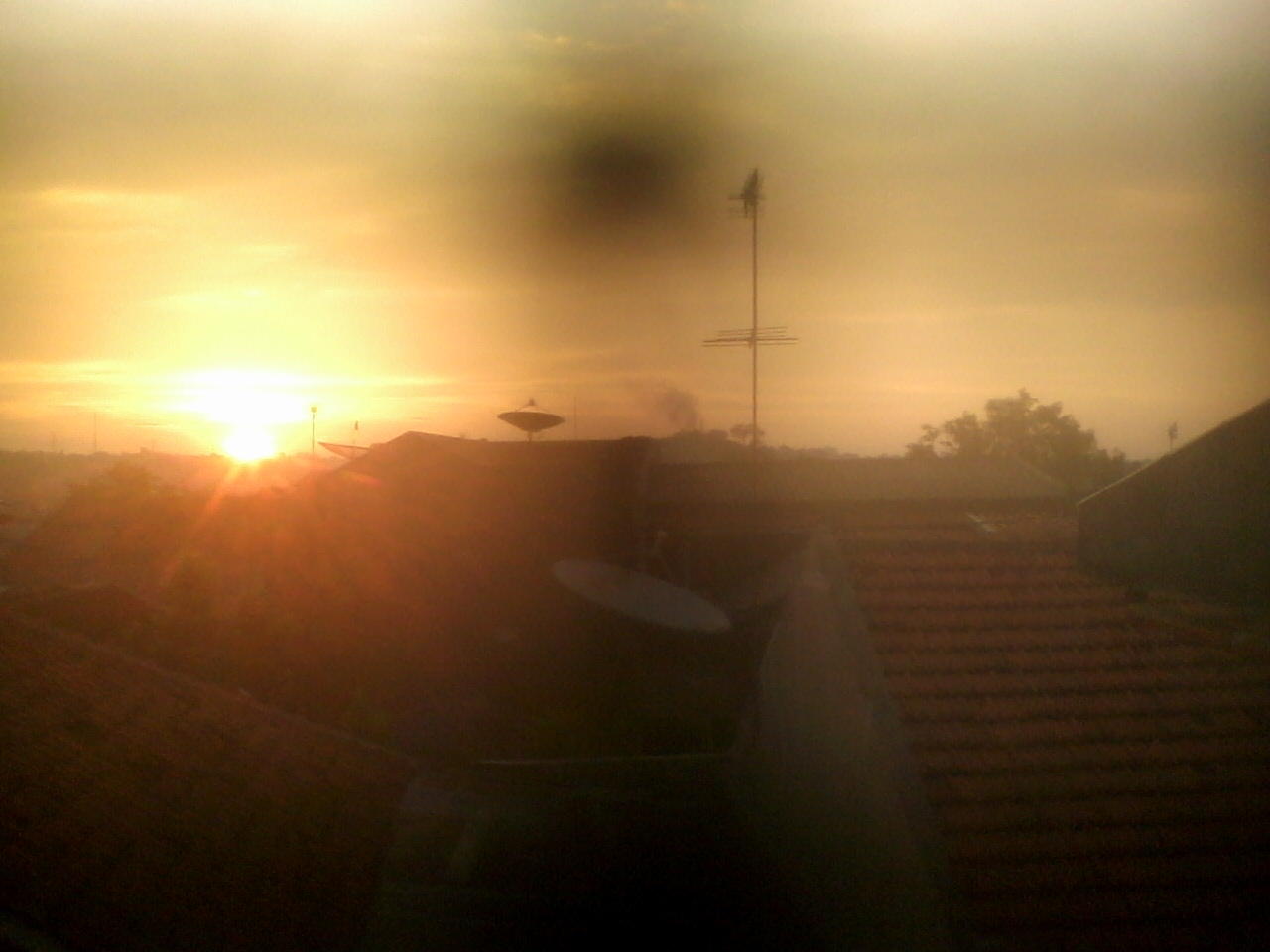 Sunset di samping Kos - kosan