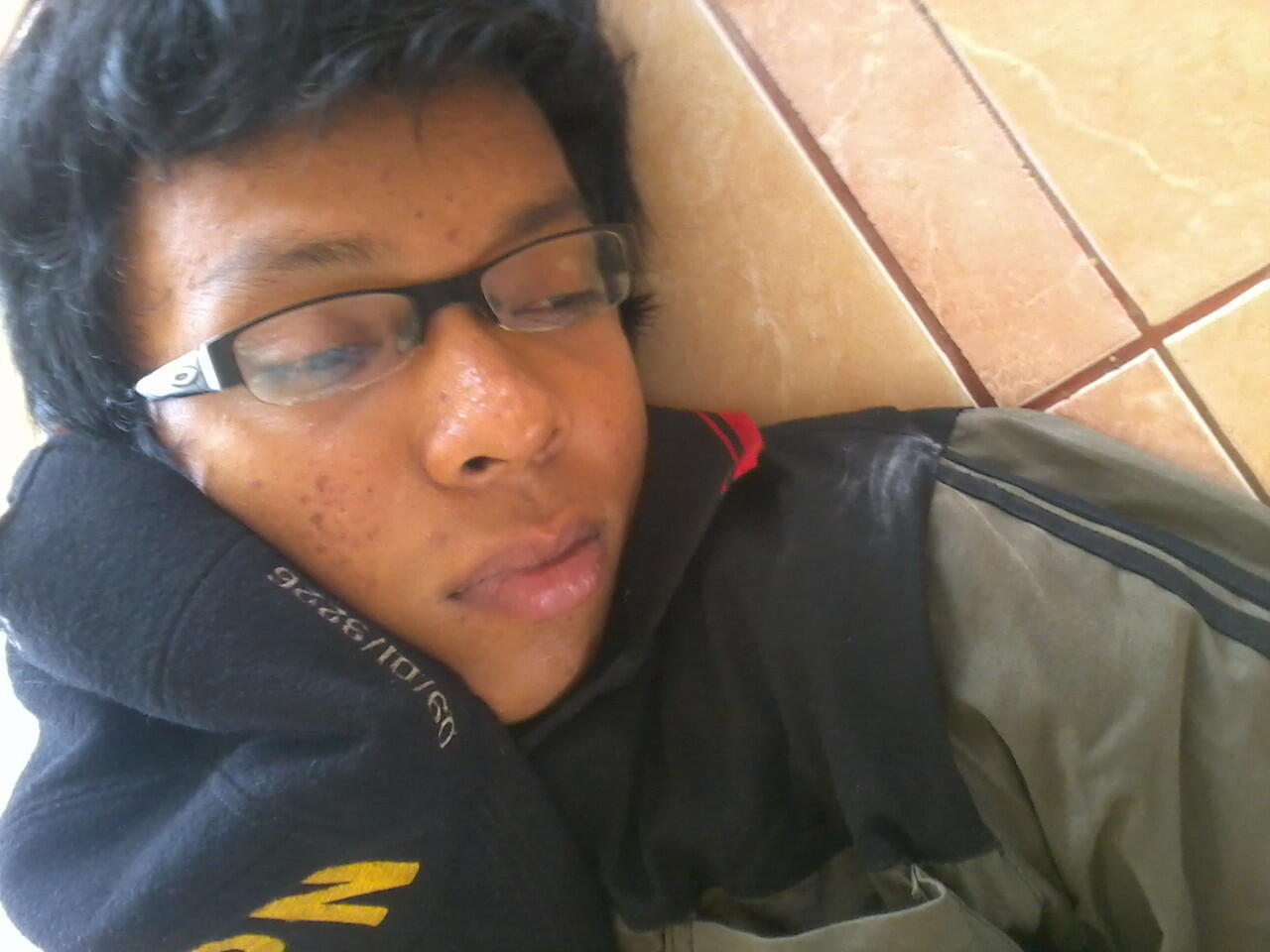 berbagai macam ekspresi dan gaya tidur