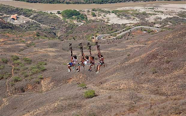 5 Flying Fox Terekstrim dan Seru di Dunia