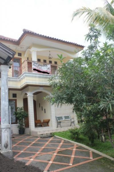 RUMAH UNIK HARGA ANTIK