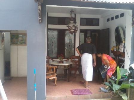 di jual rumah dan 2 toko di harapan baru bekasi
