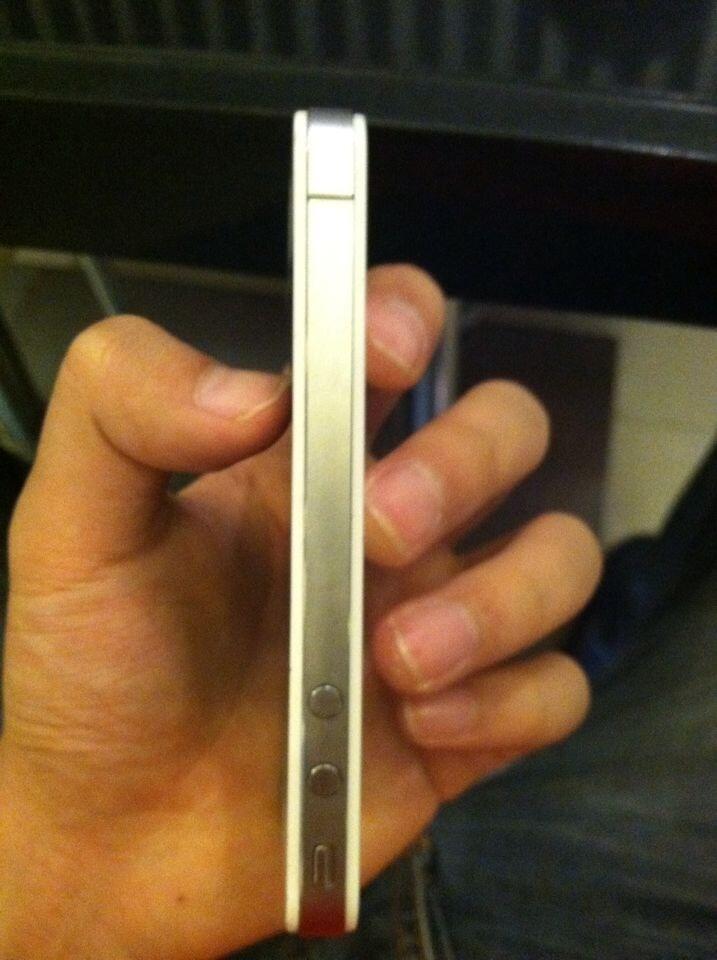 IPHONE 4 32 GB (FU) WHITE SURABAYA HARGANYA.,.,,.MASUK AJA GAN