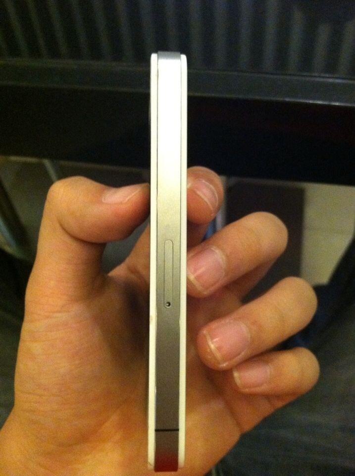 IPHONE 4 32 GB (FU) WHITE SURABAYA HARGANYA.,.,,.MASUK AJA GAN
