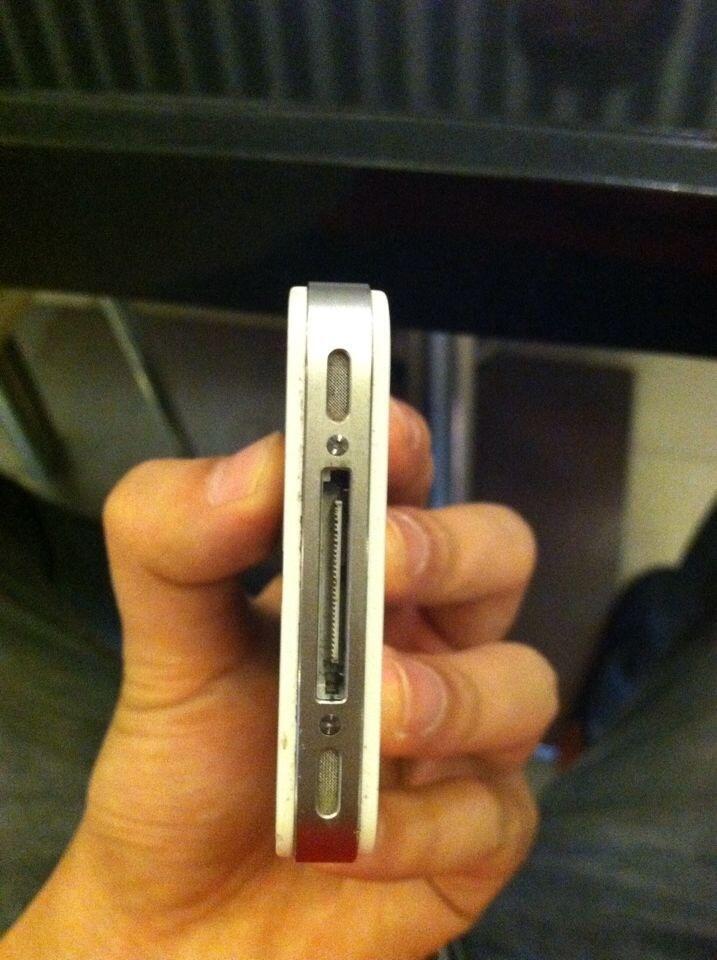 IPHONE 4 32 GB (FU) WHITE SURABAYA HARGANYA.,.,,.MASUK AJA GAN