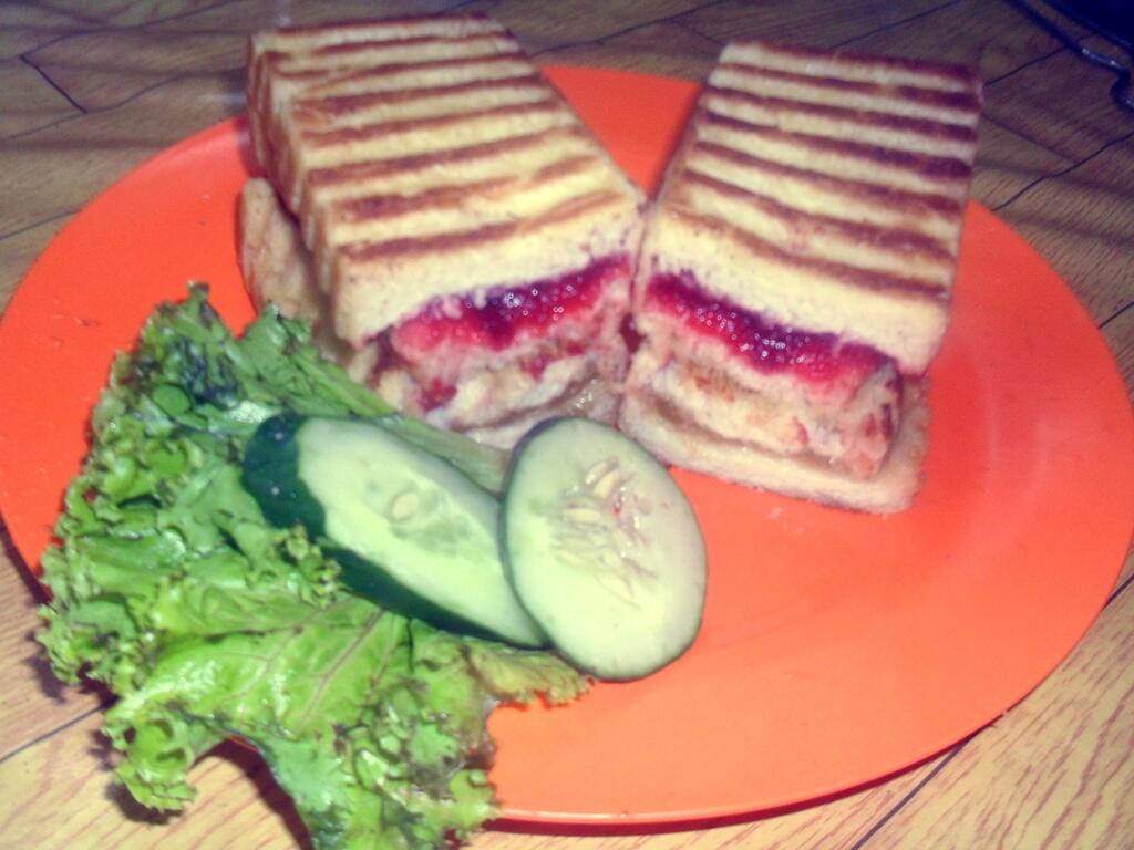 Roti Bakar Kornet &quot;Mengangkat derajat Roti bakar Bandung&quot;