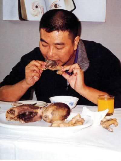 Ritual Makan Bayi di China