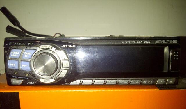 ***FORSALE HEAD UNIT ALPINECDA- 9833******