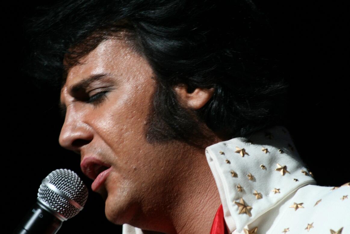 ELVIS PRESLEY, THE KING of Rock n' Roll, Legenda Sepanjang Masa