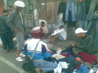 Ini Dia Pasar Pusat Pakaian Second di Indonesia