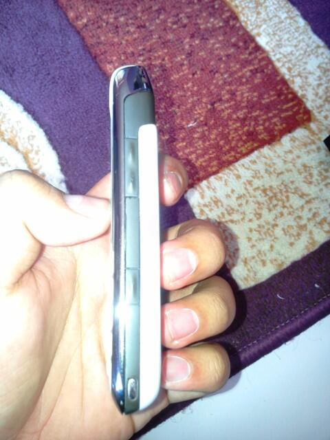 Jual Blackberry Onyx 2 9780 WHITE eks TAM MURAH Bandung