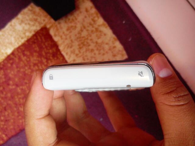 Jual Blackberry Onyx 2 9780 WHITE eks TAM MURAH Bandung