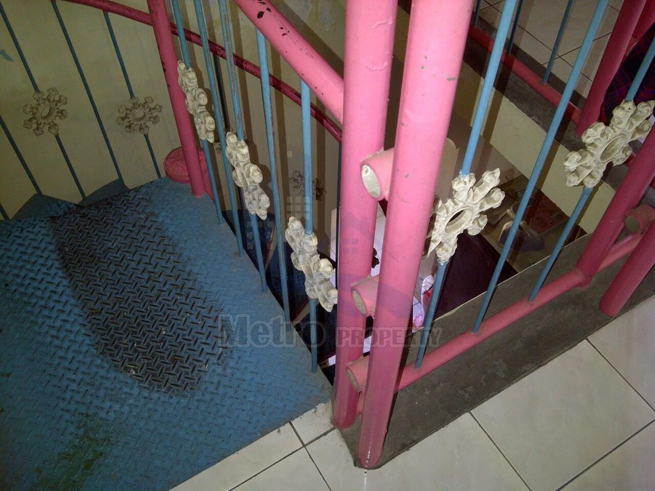 Rumah 2 Lantai Luas Kokoh Bagus Di Gisikdrono Smg Barat