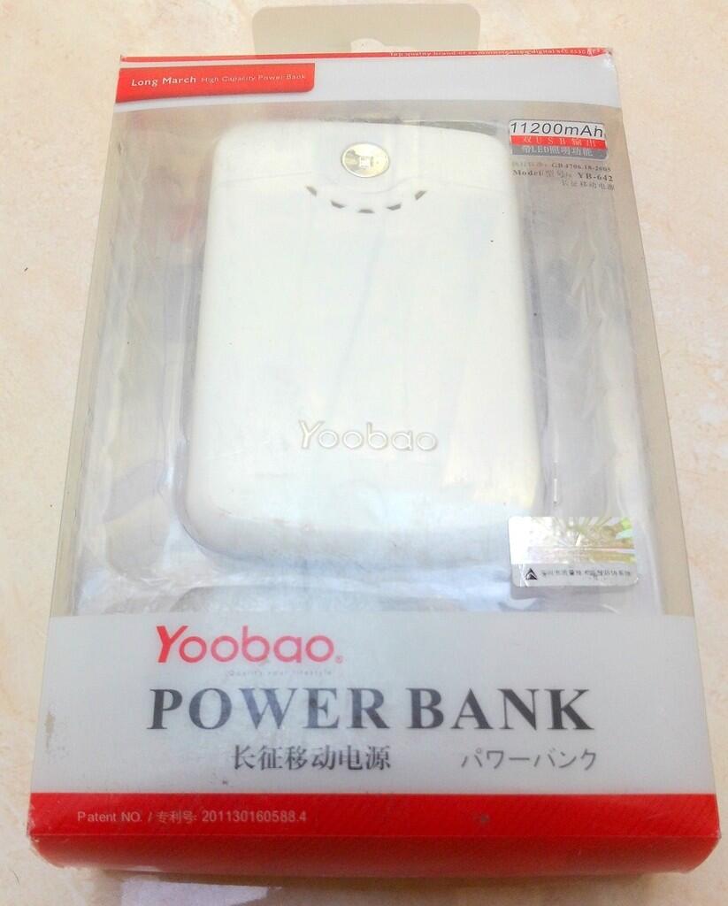 Power bank Yoobao 11200 mah. Baru dan bergaransi + senter