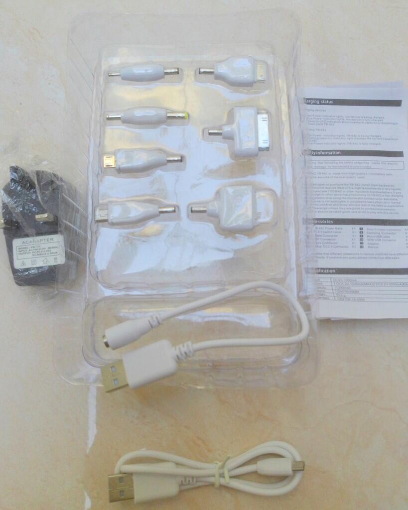 Power bank Yoobao 11200 mah. Baru dan bergaransi + senter