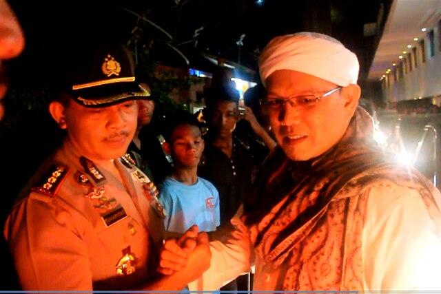 FPI 'berteman' sama Para Jendral. Masup gan/sis!!!!