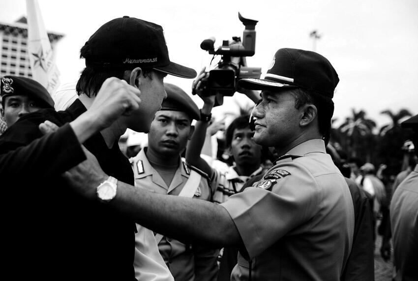 FPI 'berteman' sama Para Jendral. Masup gan/sis!!!!
