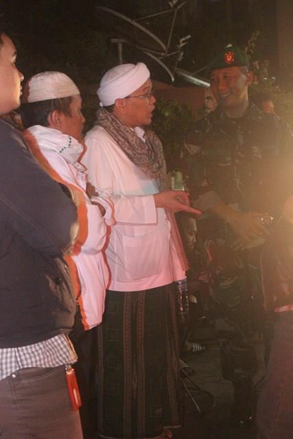 FPI 'berteman' sama Para Jendral. Masup gan/sis!!!!