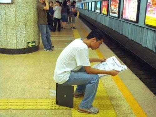 Laptop Pun Bisa Dijadikan Alat serba guna gan ( ngakak abis )