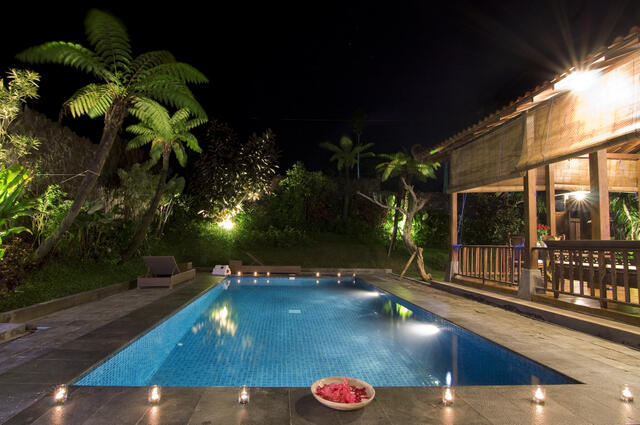 Disewakan - Villa Keluarga - Modern Joglo with Pool di Batu - Jatim